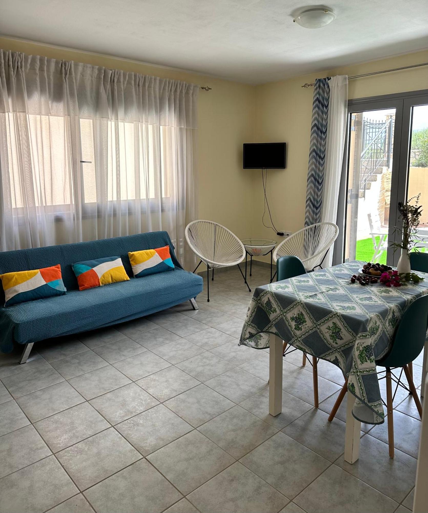 Lotus Studio Apartment North Ликсури Екстериор снимка