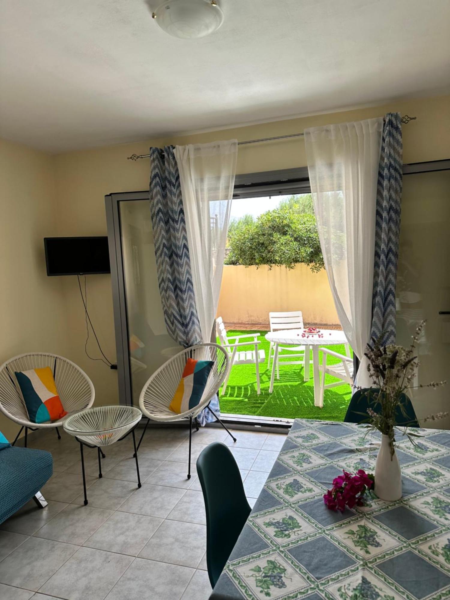 Lotus Studio Apartment North Ликсури Екстериор снимка
