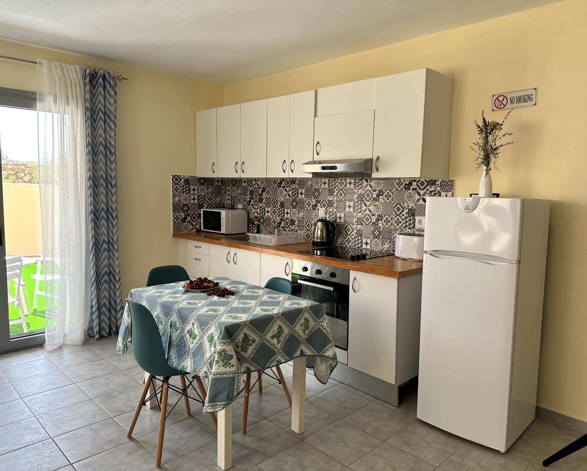 Lotus Studio Apartment North Ликсури Екстериор снимка